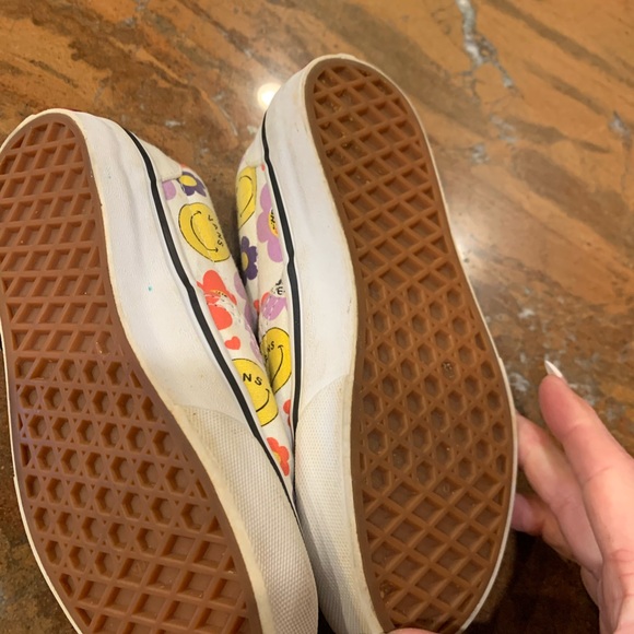 Vans girls shoes size 1 new like condition. - Picture 3 of 6